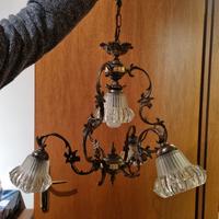 lampadario vintage in bronzo e vetro