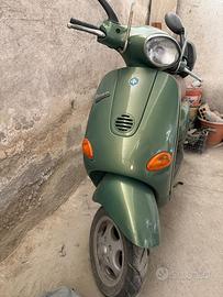Vespa et2 anno 2000