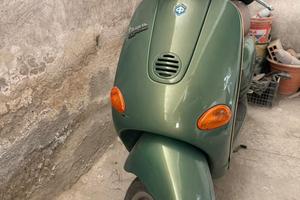 Vespa et2 anno 2000