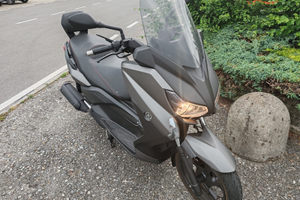 Yamaha xmax 250