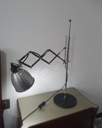 lampada da scrivania a fissrmonica 