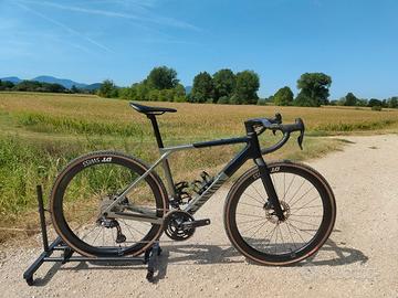 Gravel in Carbonio - Canyon Grail SLX 8 Di 2