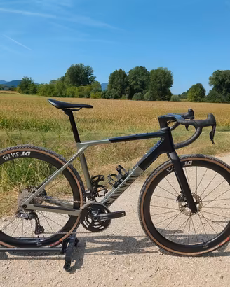 Gravel in Carbonio - Canyon Grail SLX 8 Di 2