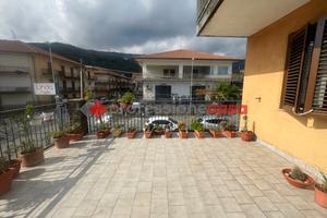 Zafferana Centro - 3 Vani con 2 Terrazzi e Garage