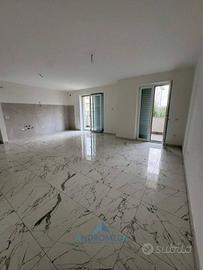 Appartamento di 100 m² con 3 locali e box auto a S