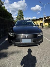 Autovettura Volkswagen Passat Variant TDI 150CV