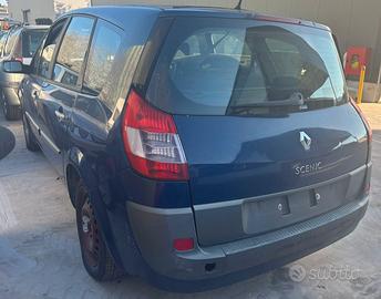 RENAULT GRAND SCENIC per ricambi usati