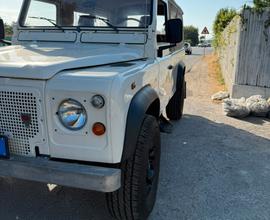 Land Rover 110 defender V8 soft top