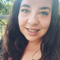 Segretaria/grafico pubblicitario da remoto