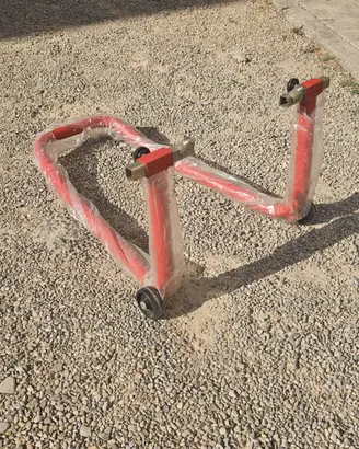 Cavalletto per manutenzione moto