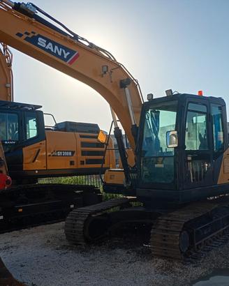ESCAVATORE SANY 135 ANNO USATO