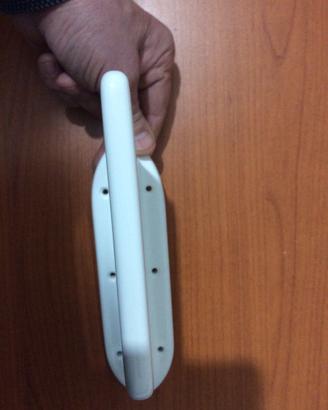 Antenna aeronautica ricevente-trasmittente