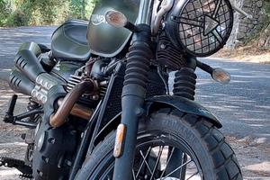 Triumph street scrambler 900