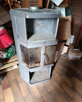 STUFA A LEGNA HASE DOPPIO PORTELLO  CON TUBI
