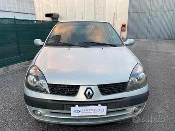 RENAULT Clio 2ª serie - 2001