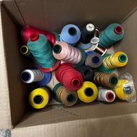 Macchina da cucire e taglia cuci