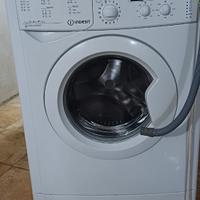 Lavatrice Indesit 4 kg.