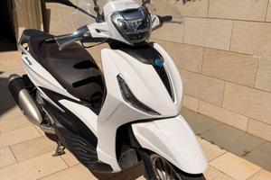 Piaggio beverly 300! Del maggio 2022 solo 18.000kl