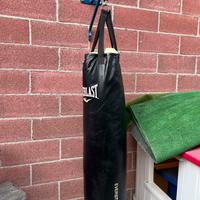 Sacco da boxe Everlast con supporto da muro