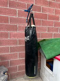 Sacco da boxe Everlast con supporto da muro