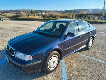Skoda Octavia del 1999  €1000