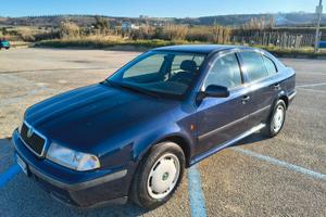 Skoda Octavia del 1999  €1000