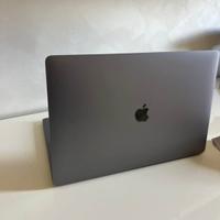 MacBook Pro 16″ (2019) i9 – 32 GB – 1 TB –