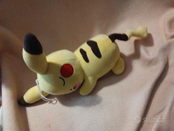 peluche pikachu Pokemon 