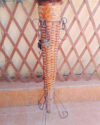 Porta fiori di vimini  + vaso rattan