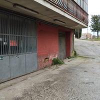 Locale garage magazzino deposito