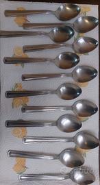 Coltelli forchette e posate per 11 persone. Usato