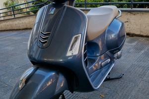 Piaggio Vespa 300 GTS - 2016
