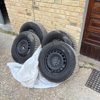4 ruote con pneumatici invernali 15 diam.VAG GROUP