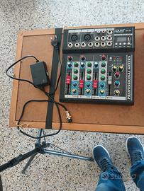 IMPIANTO AUDIO PRATICAMENTE NUOVO