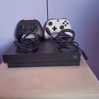 Xbox One X come nuova 1TB con 2 controller