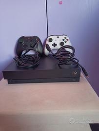 Xbox One X come nuova 1TB con 2 controller