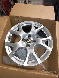 Cerchi 16" Alfa Romeo Mito 7Jx16H2 Et39