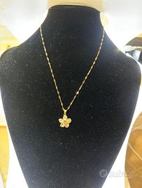 Collana Donna con ciondolo a forma di fiore