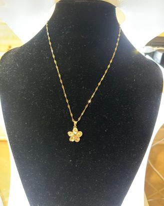 Collana Donna con ciondolo a forma di fiore