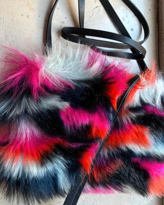 McQ Alexander McQueen Pochette – Eco-pelliccia