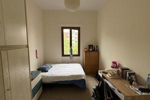 Stanza a donna lavoratrice