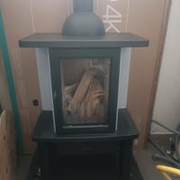 Stufa a legno in ghisa