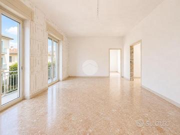 3 LOCALI A ROSETO DEGLI ABRUZZI