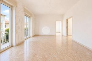 3 LOCALI A ROSETO DEGLI ABRUZZI