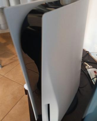 PS5 con lettore + controller + 2 giochi – perfetta