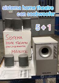 Sistema home theatre e due casse acustiche