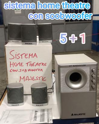 Sistema home theatre e due casse acustiche