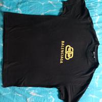 t-shirt Balenciaga nera