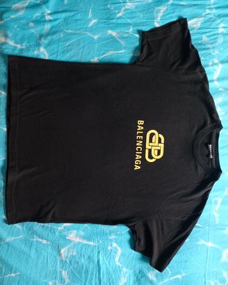 t-shirt Balenciaga nera