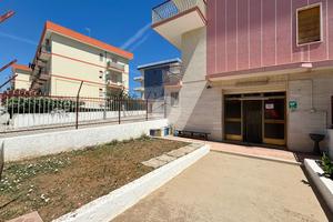 NEGOZIO A MANFREDONIA